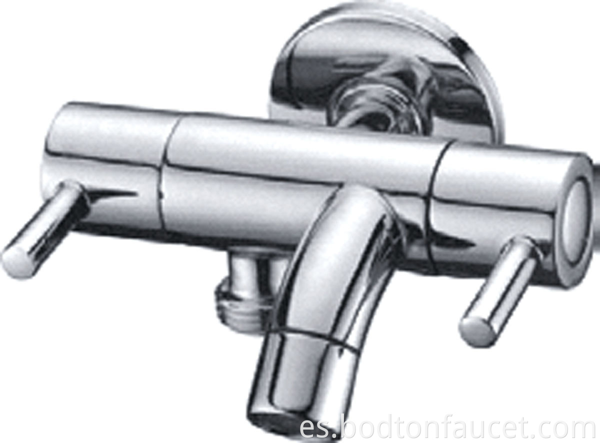 Double-headed triangle valve for bathtub